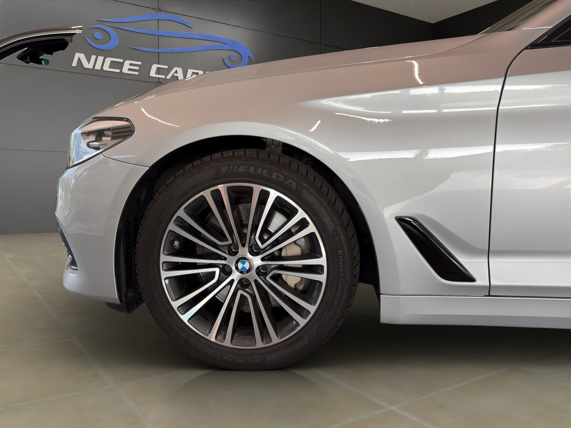 BMW 530d Touring Sport Line Steptronic-image-8