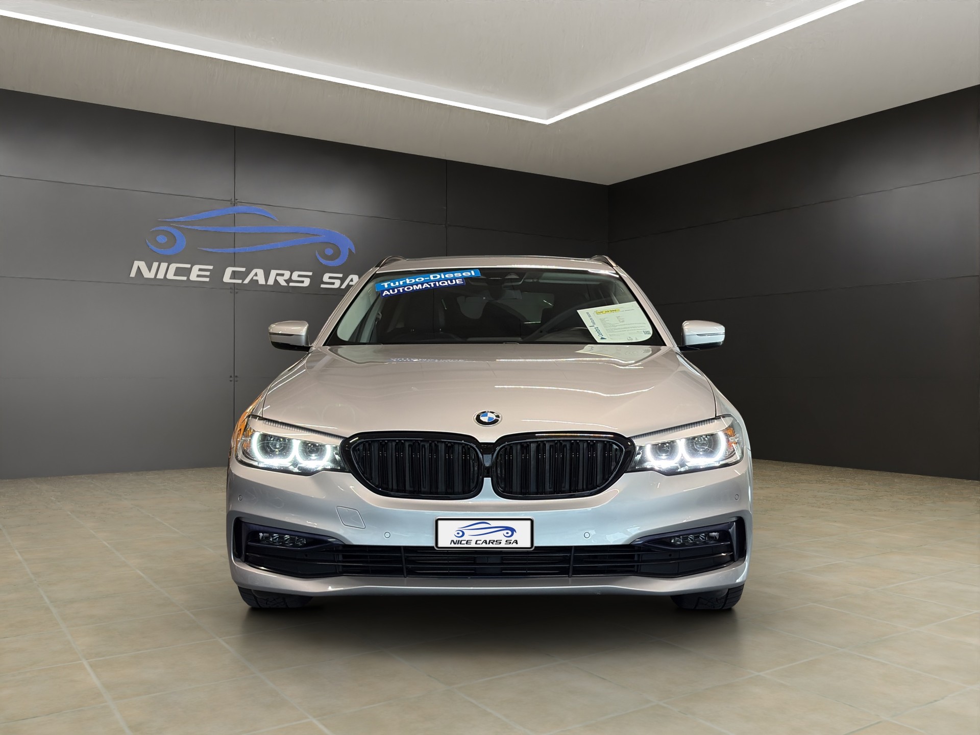 BMW 530d Touring Sport Line Steptronic-image-2