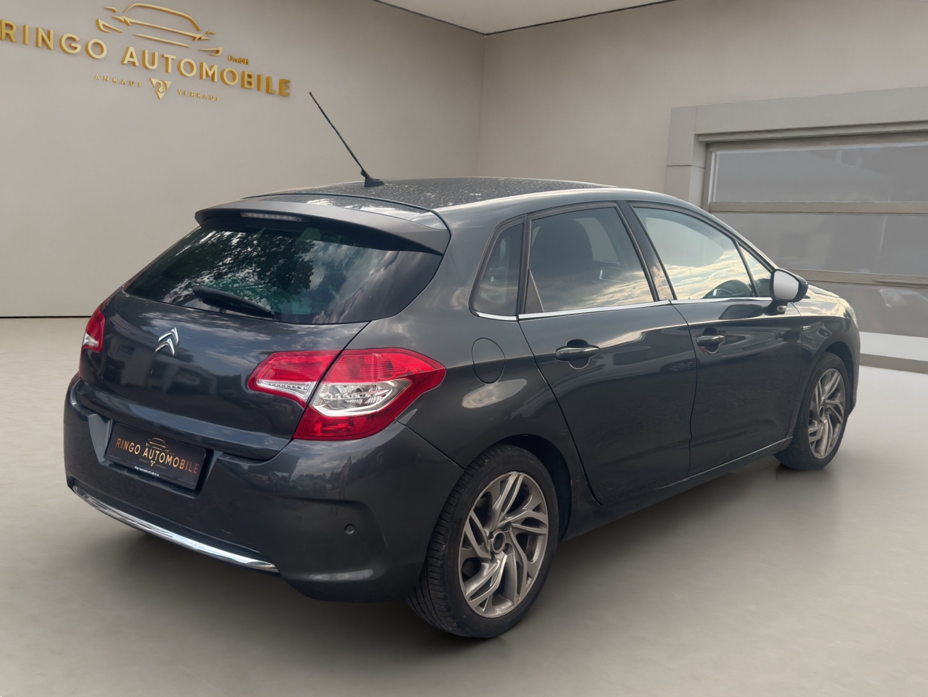 CITROEN C4 1.6 e-HDi Exclusive EGS6-image-6