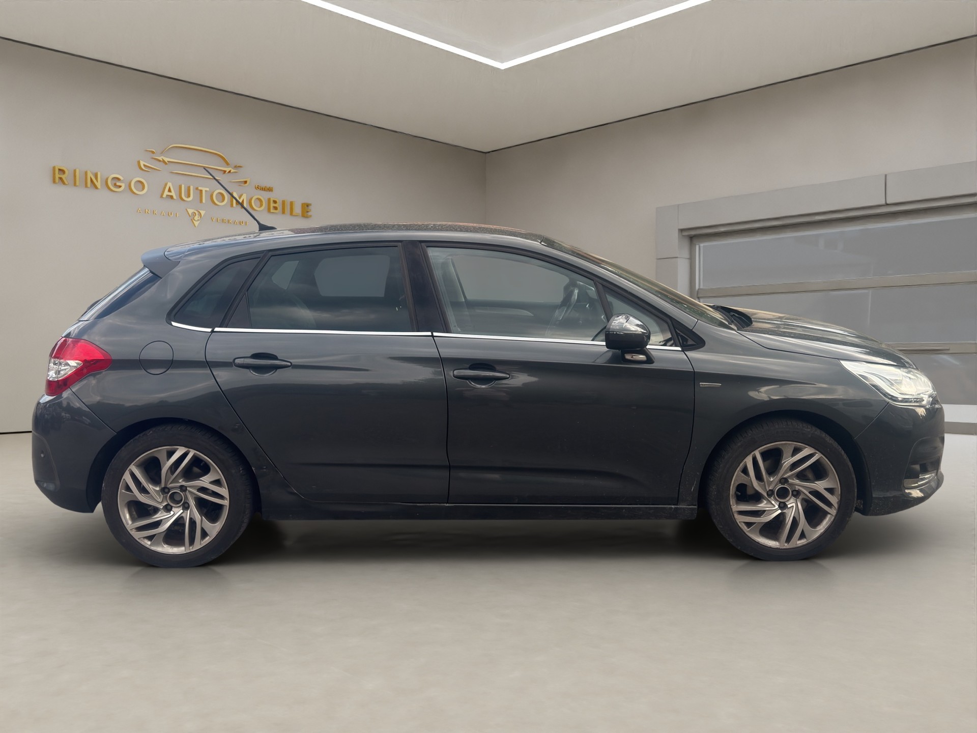 CITROEN C4 1.6 e-HDi Exclusive EGS6-image-7
