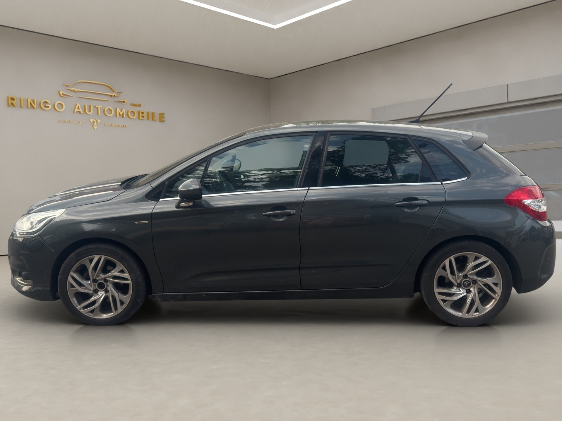 CITROEN C4 1.6 e-HDi Exclusive EGS6-image-3