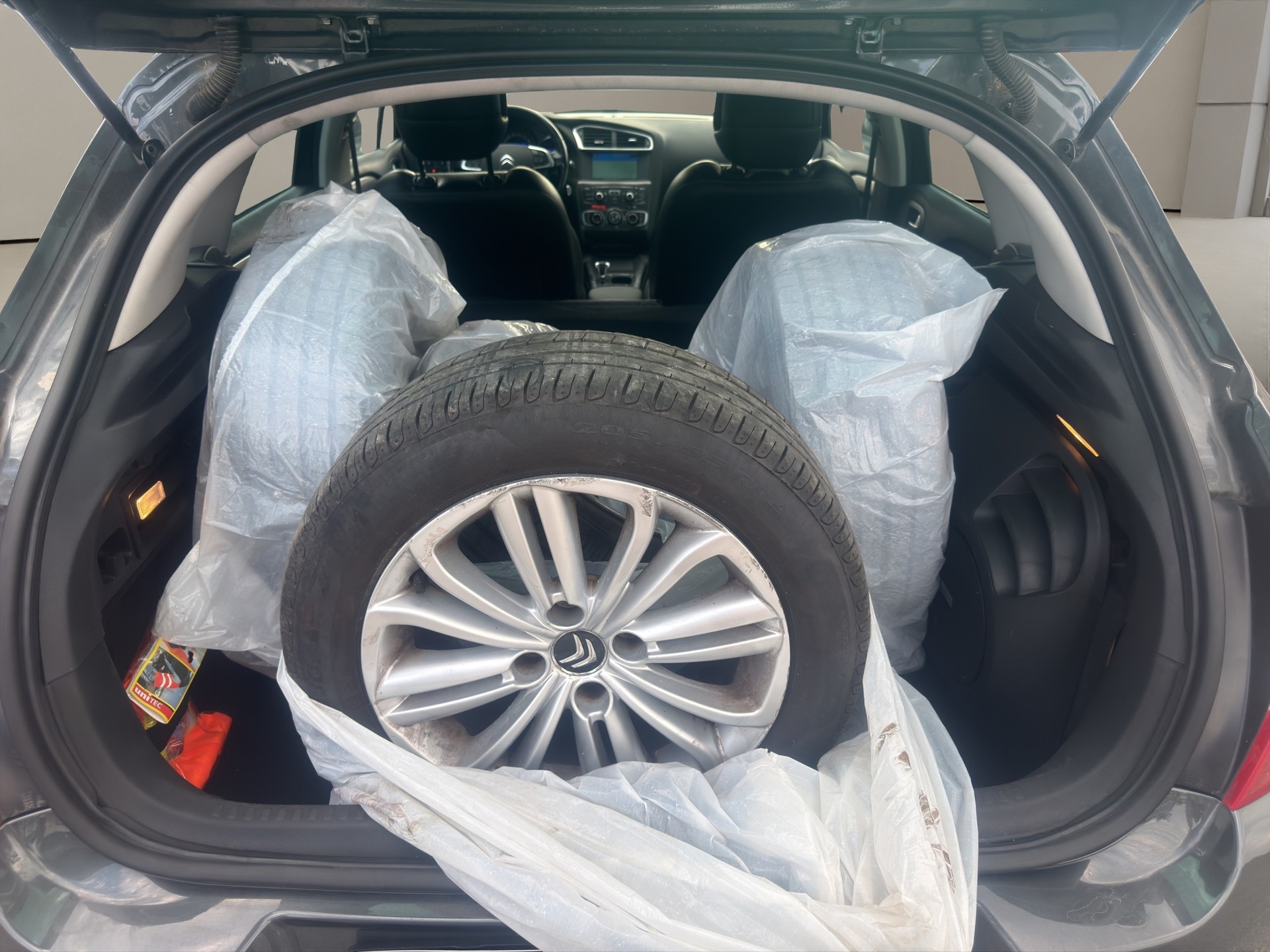 CITROEN C4 1.6 e-HDi Exclusive EGS6-image-12