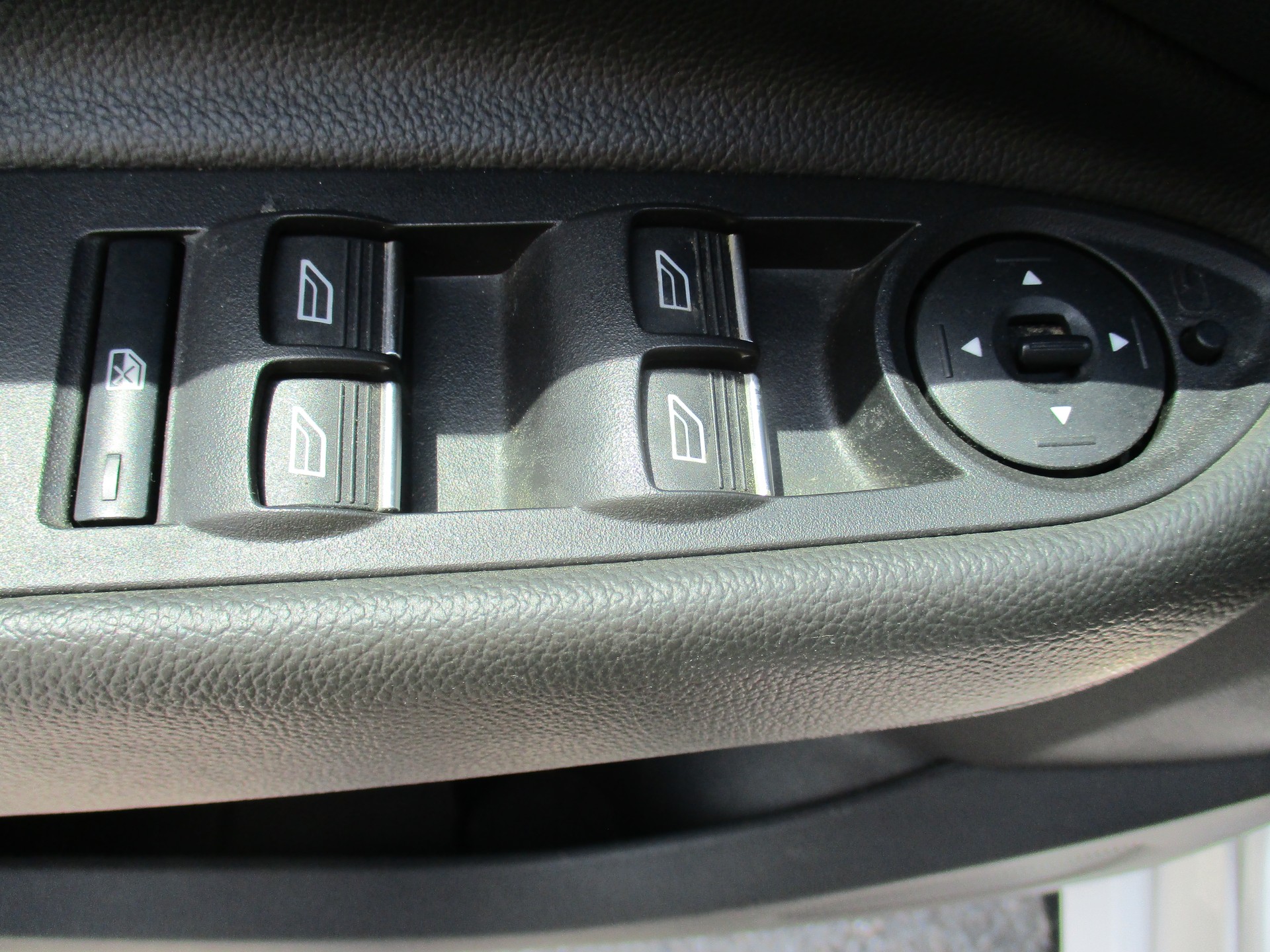 FORD Kuga 2.0 TDCi ST Line 4WD PowerShift-image-7