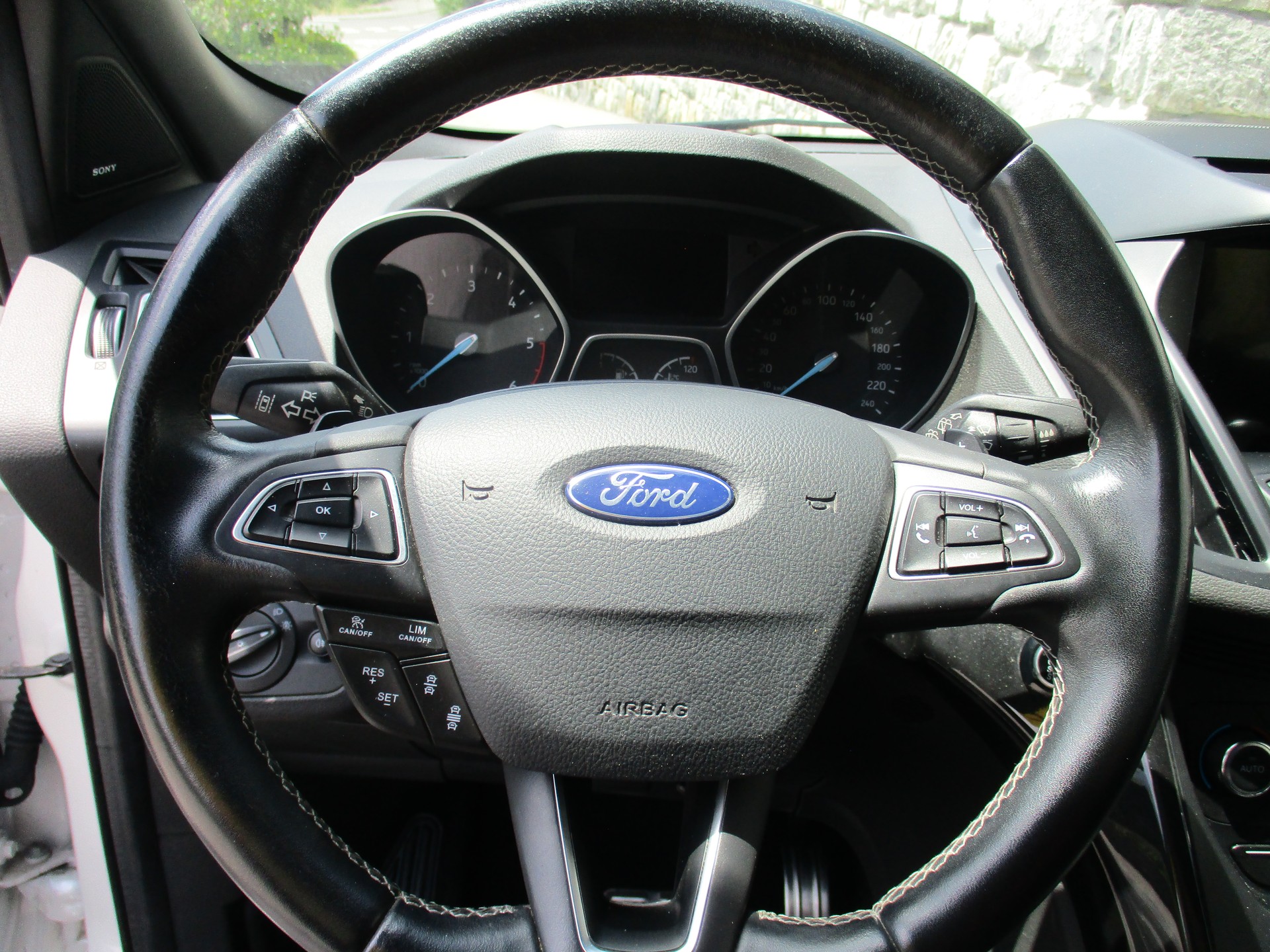 FORD Kuga 2.0 TDCi ST Line 4WD PowerShift-image-9