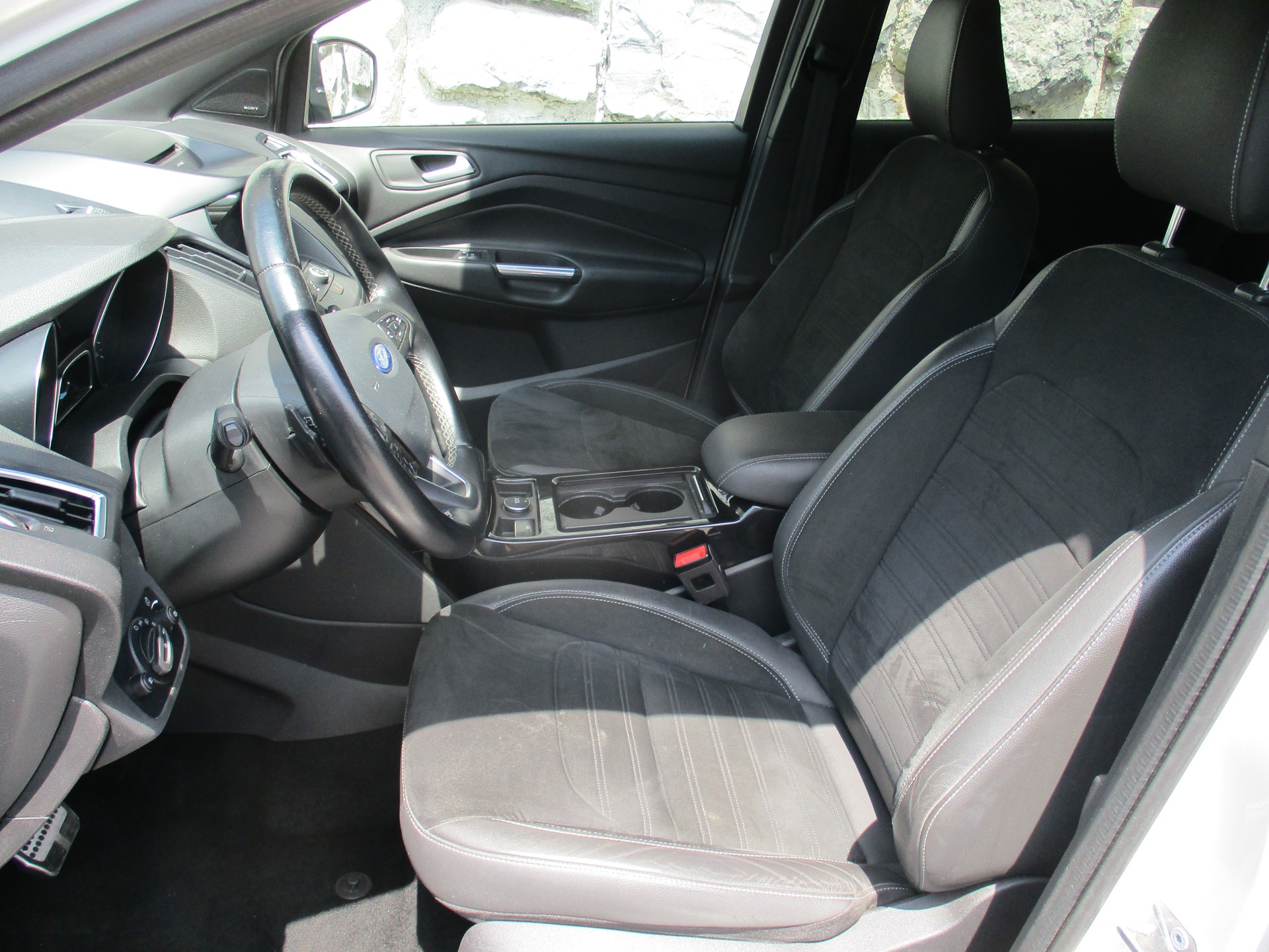 FORD Kuga 2.0 TDCi ST Line 4WD PowerShift-image-4