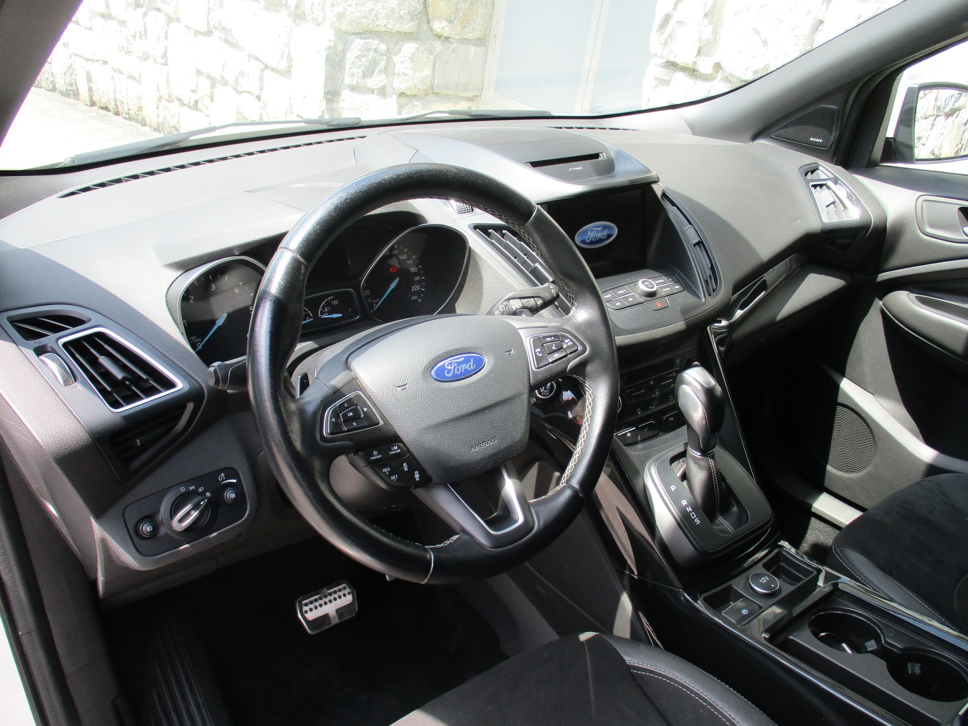 FORD Kuga 2.0 TDCi ST Line 4WD PowerShift-image-3
