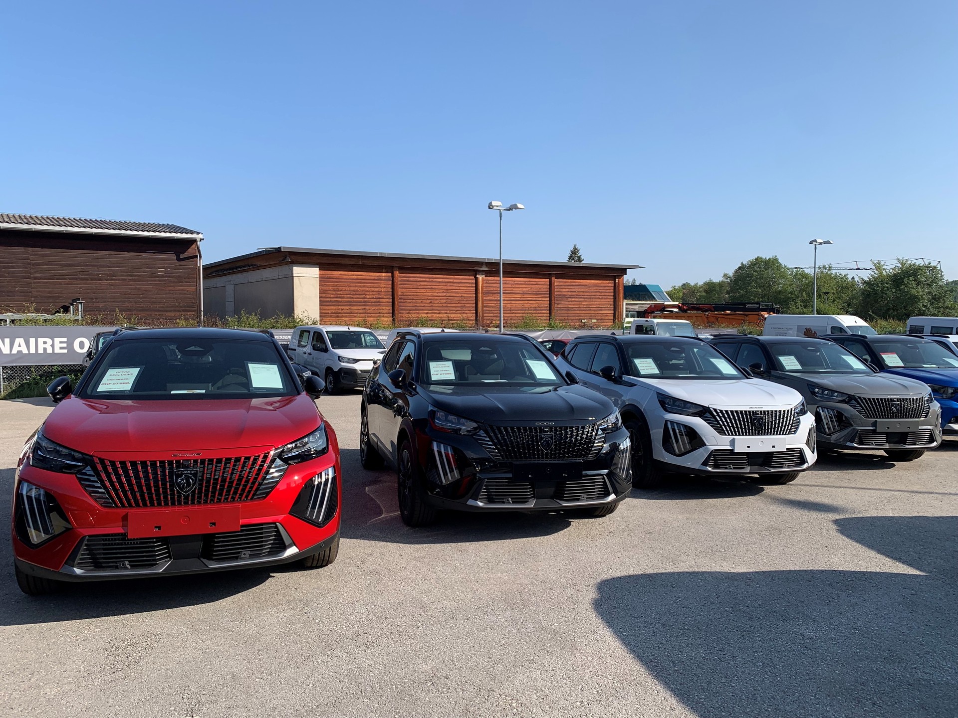 PEUGEOT 2008 1.2 145 MHEV GT Exclusive-image-0