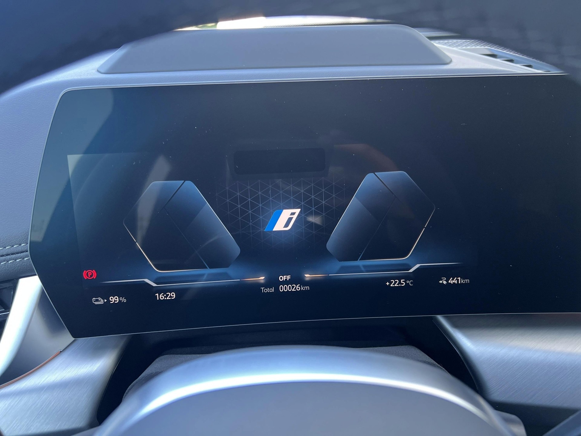 BMW iX1 eDrive 20 M Sport-image-14