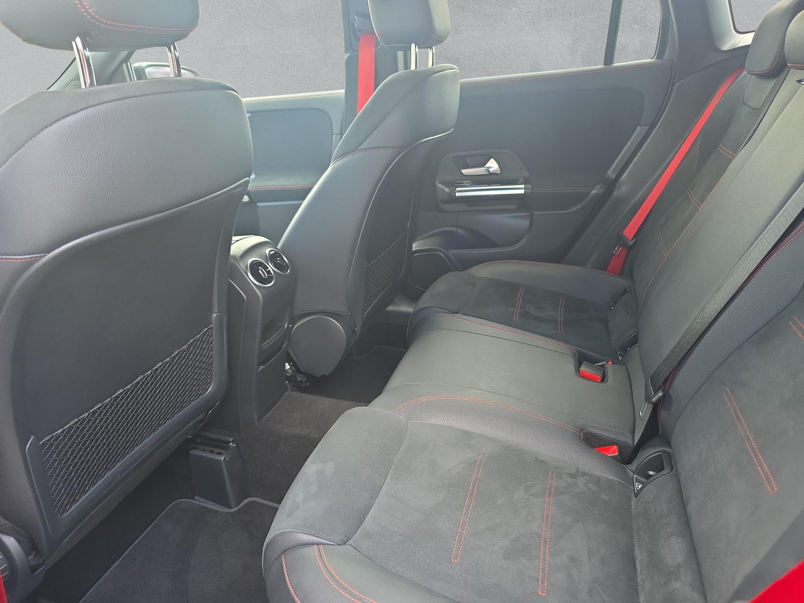 MERCEDES-BENZ GLA 35 AMG 4matic (CH)-image-11