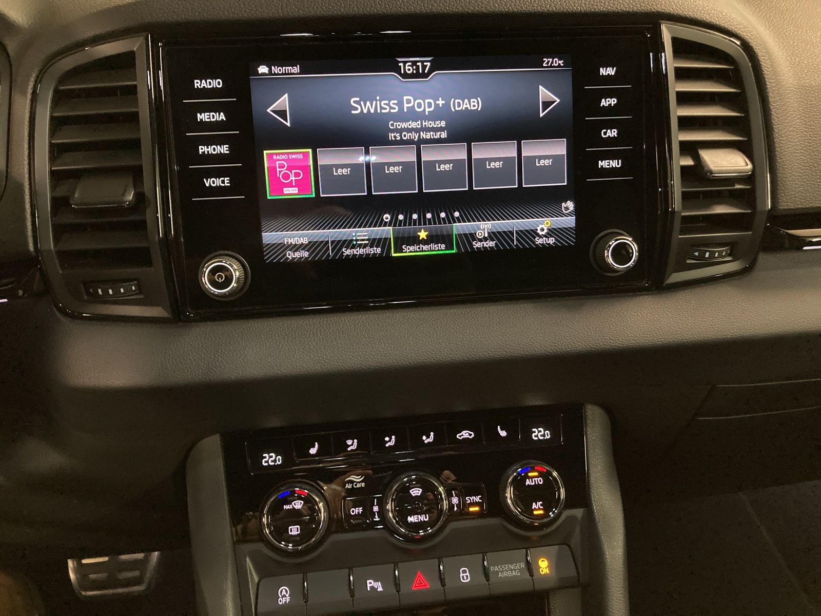 SKODA Karoq 2.0 TSI SportLine 4x4 DSG-image-10