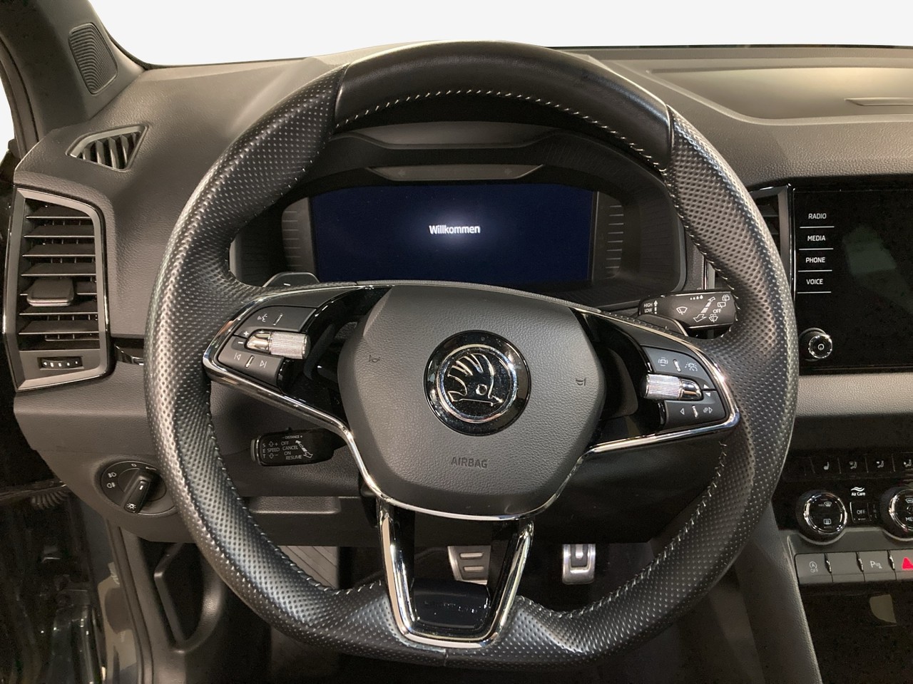 SKODA Karoq 2.0 TSI SportLine 4x4 DSG Kaufen