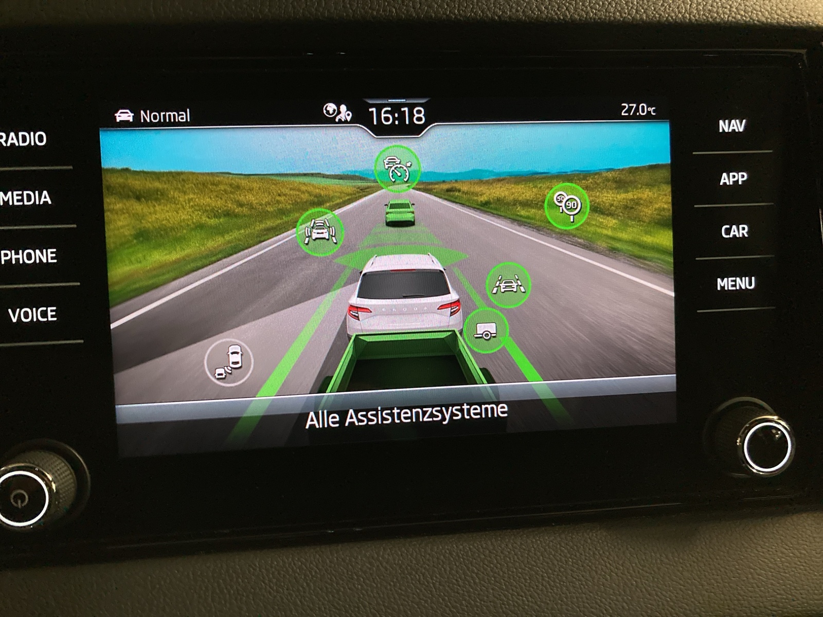 SKODA Karoq 2.0 TSI SportLine 4x4 DSG-image-14