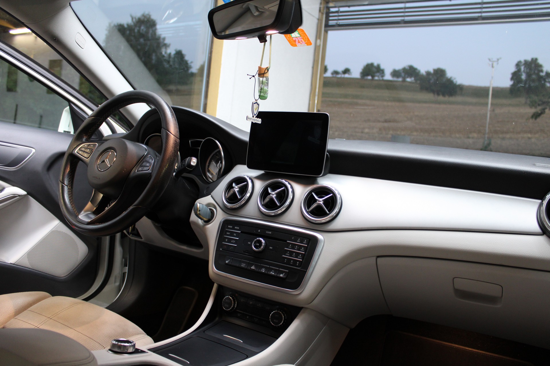 MERCEDES-BENZ GLA 200 CDI Urban 7G-DCT-image-8