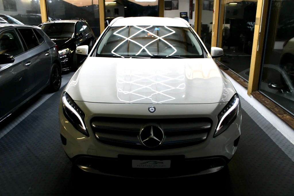 MERCEDES-BENZ GLA 200 CDI Urban 7G-DCT-image-2