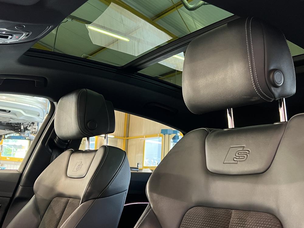AUDI e-tron 55 Sportback S Line quattro-image-10