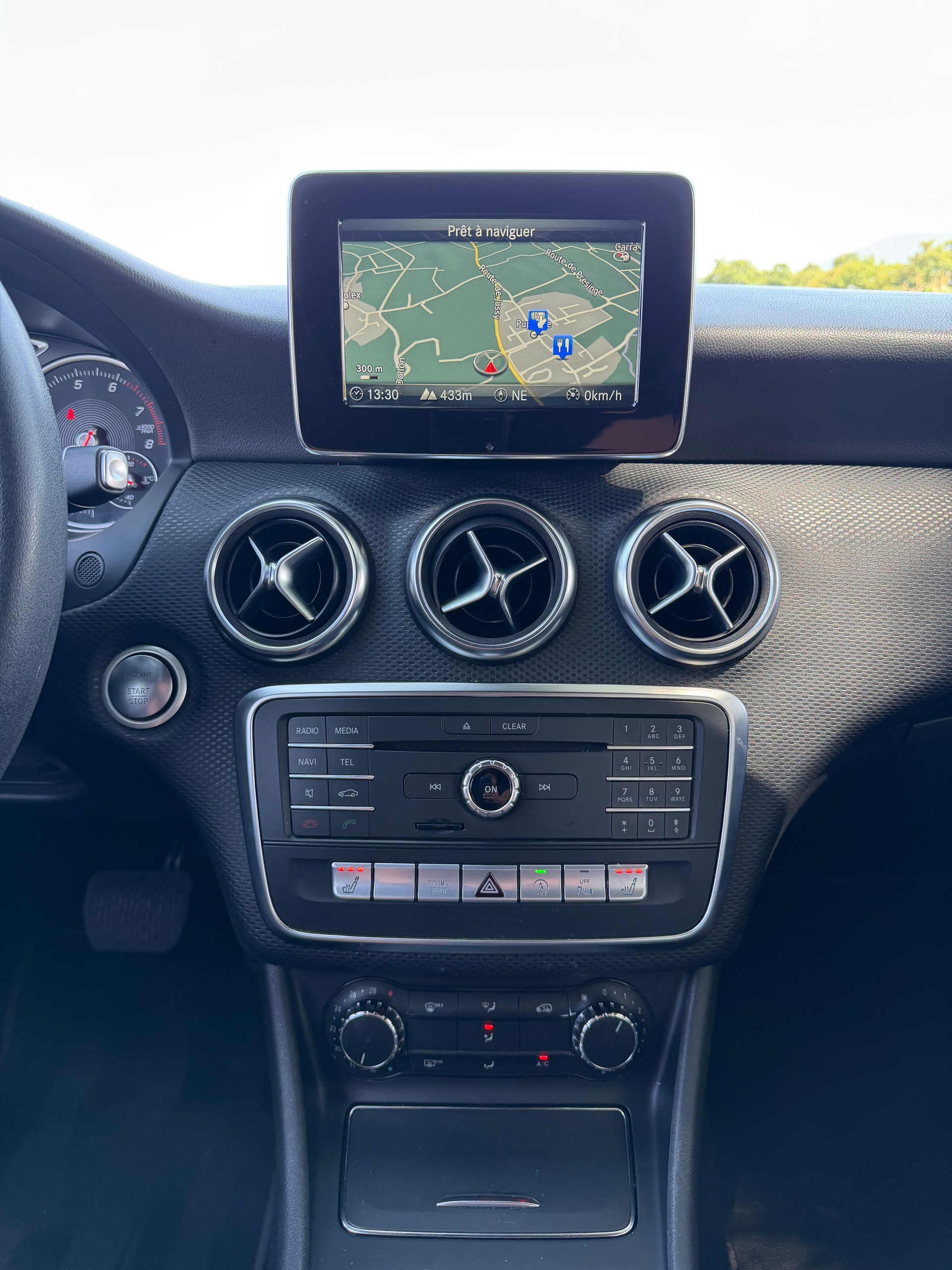 MERCEDES-BENZ A 180 7G-DCT-image-11