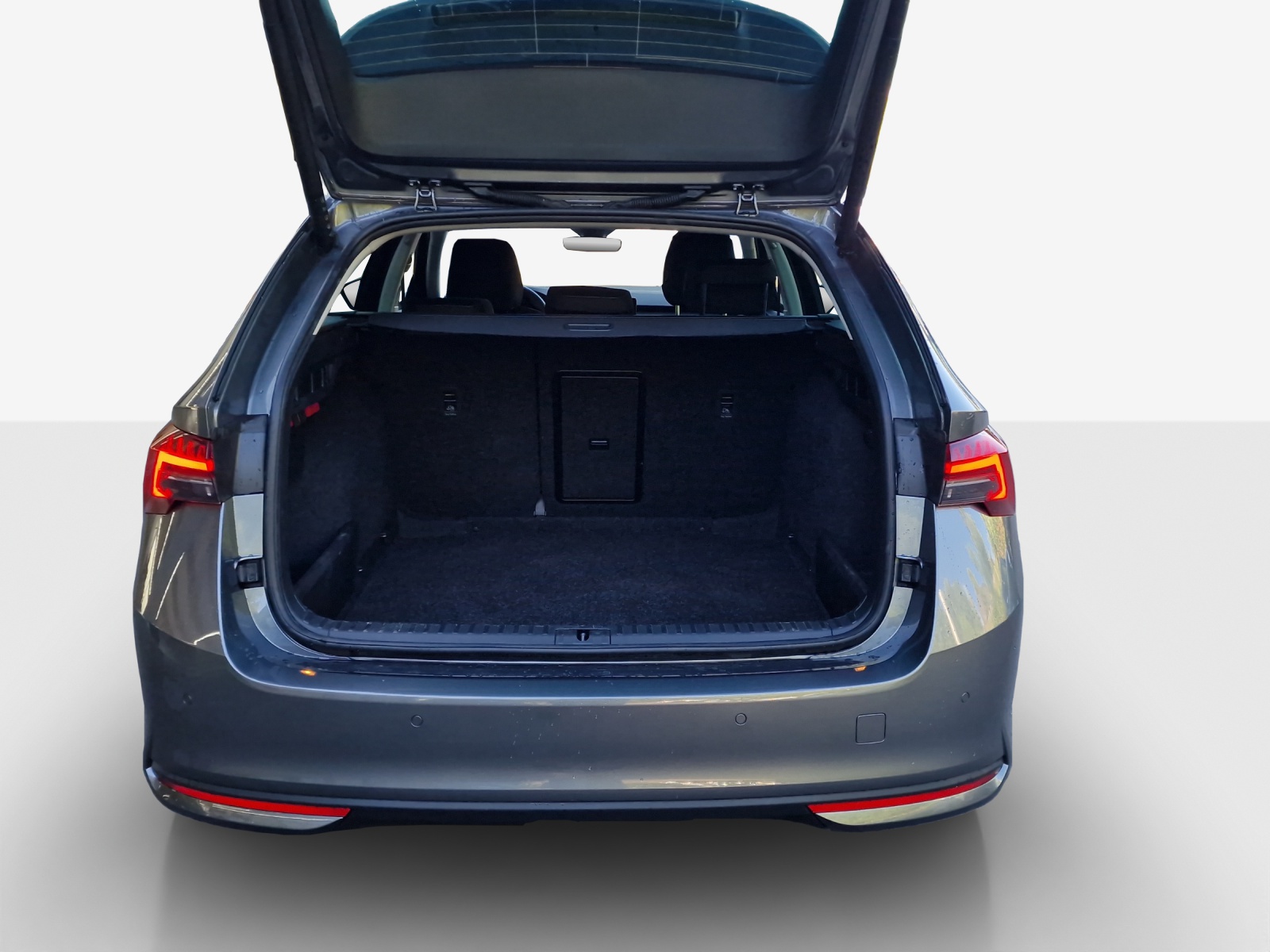 SKODA Octavia Combi 2.0 TDI DSG Selection-image-12