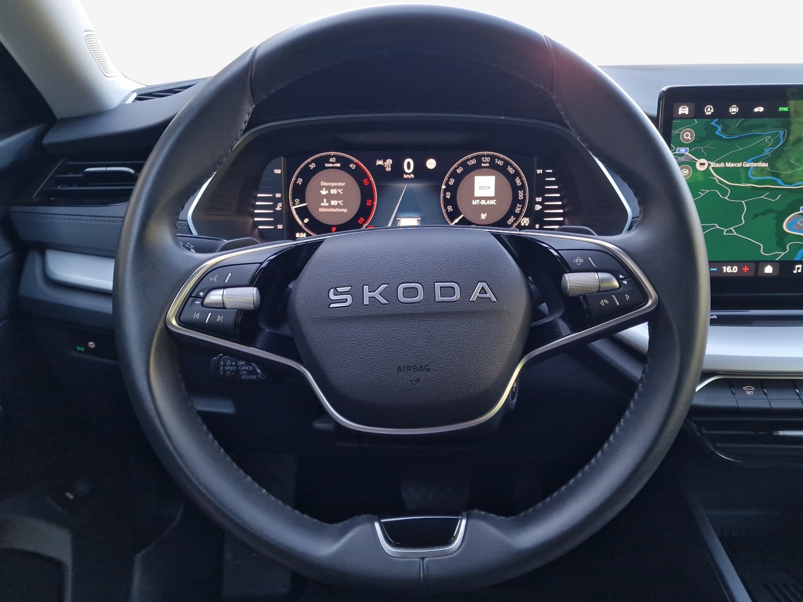 SKODA Octavia Combi 2.0 TDI DSG Selection-image-9