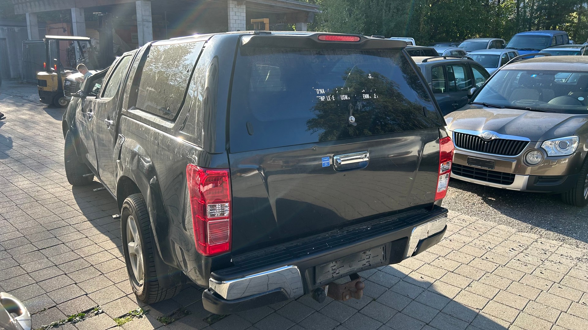 ISUZU D-MAX 2.5 Crew Cab Solar 4x4 A-image-2