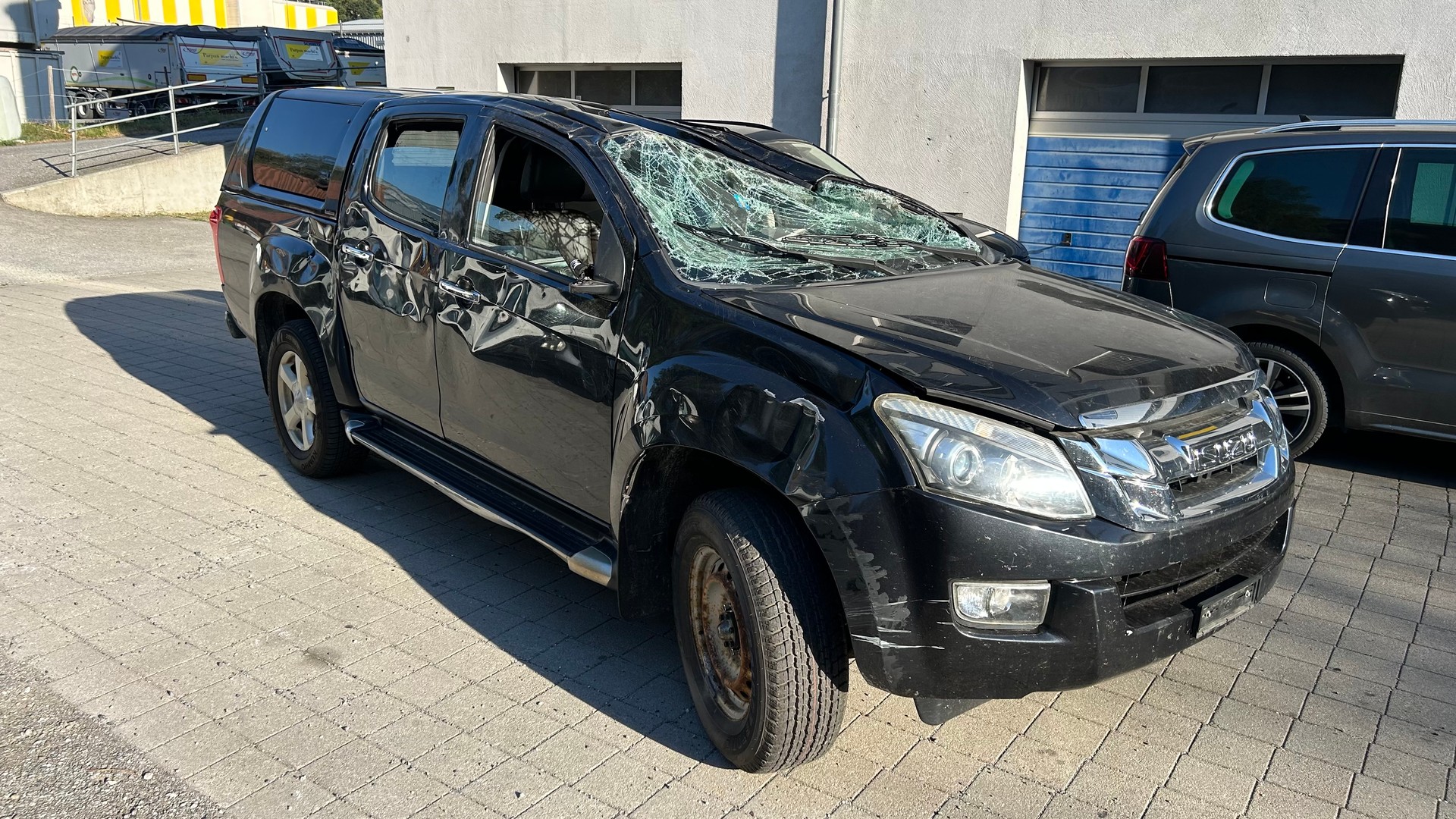ISUZU D-MAX 2.5 Crew Cab Solar 4x4 A-image-1