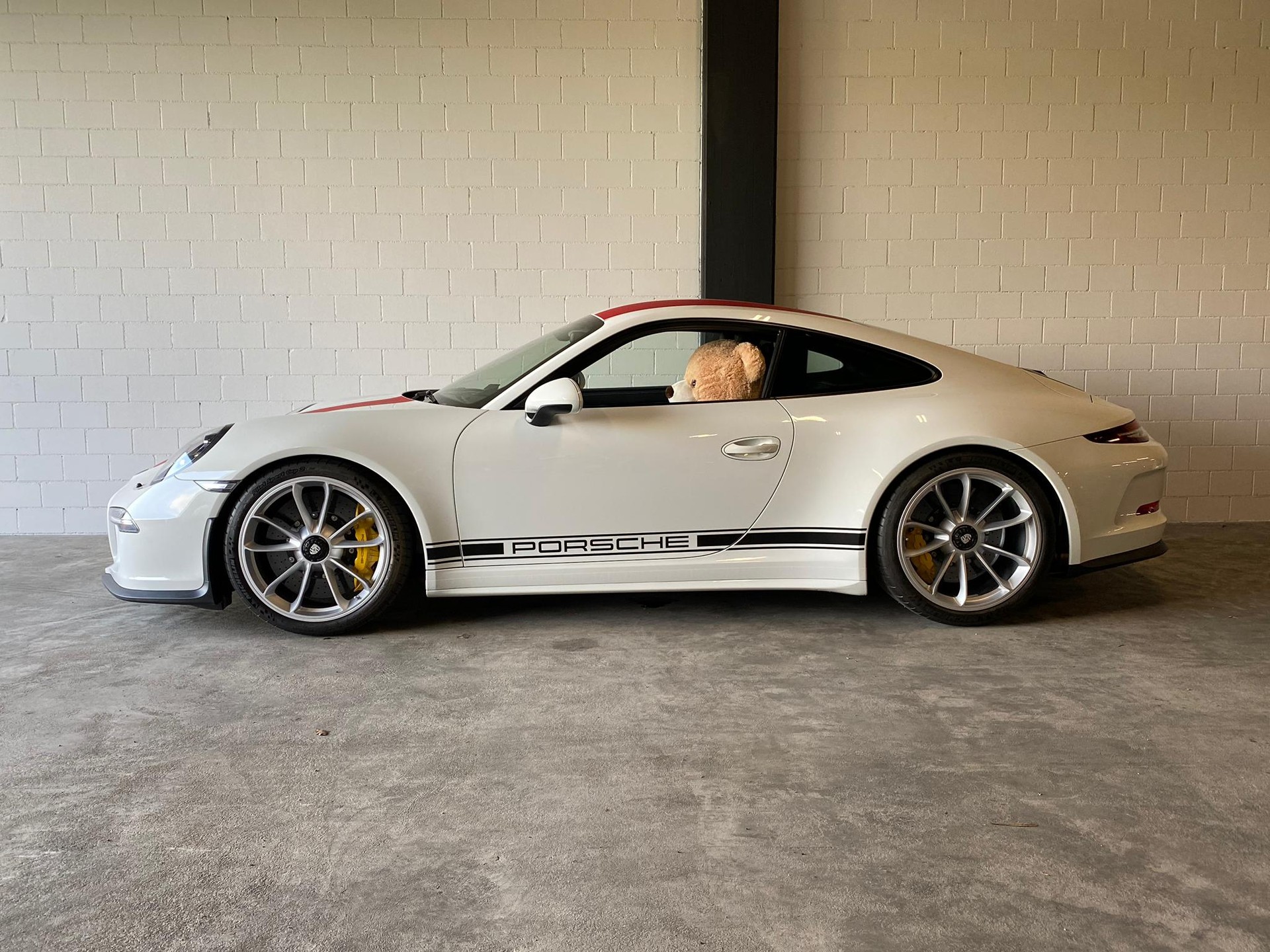 PORSCHE 911 R "1 of 991"