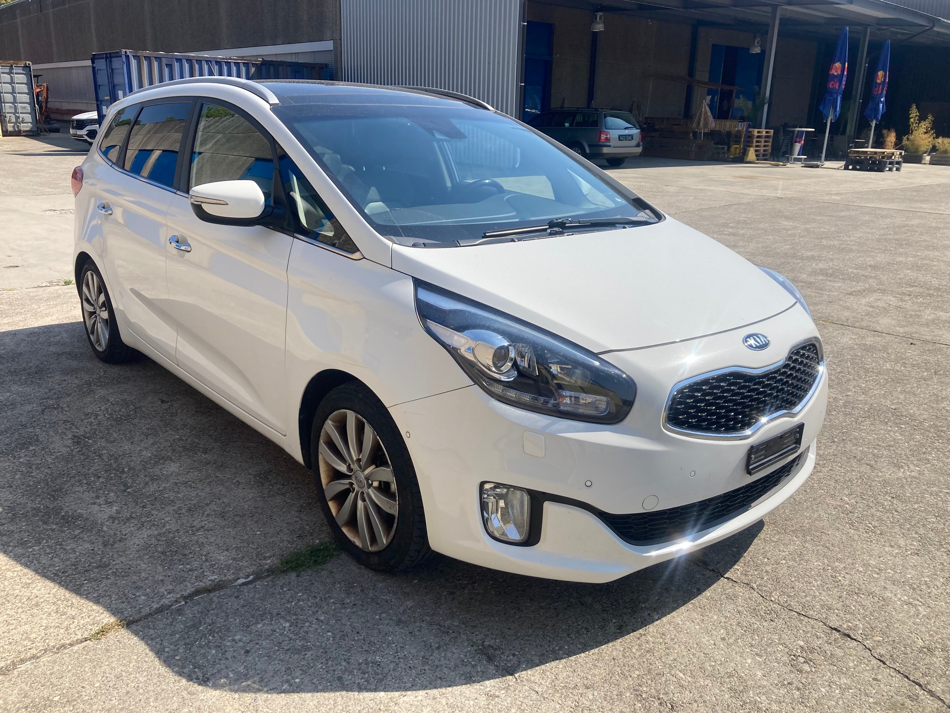 KIA Carens 1.7 CRDi Trend-image-1