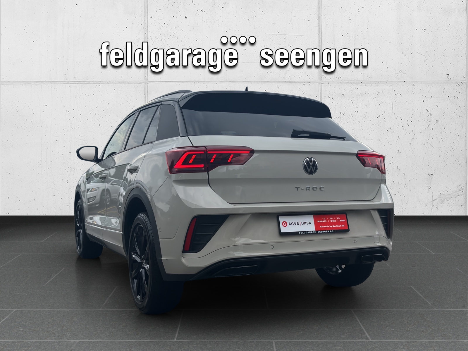 VW T-Roc 1.5 TSI EVO R-Line DSG mit AHK, Design-Paket "Black Style" & Winterräder-image-6