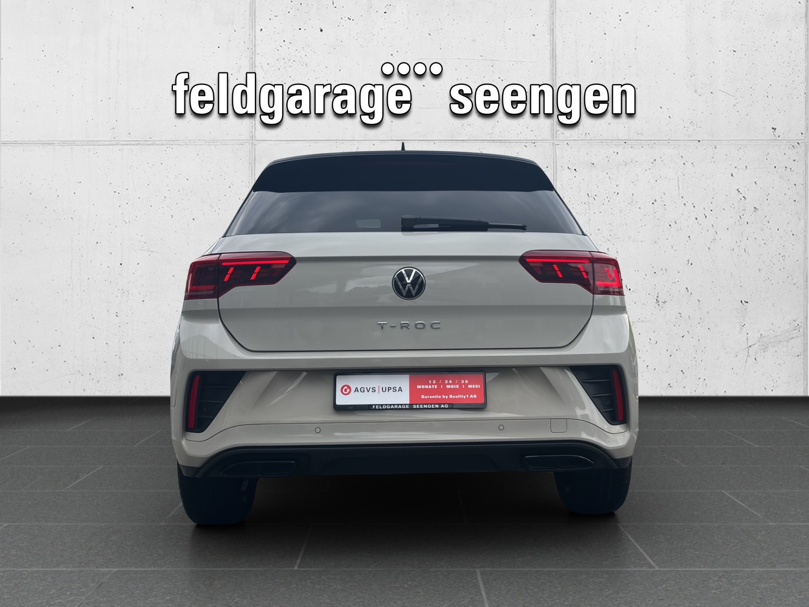 VW T-Roc 1.5 TSI EVO R-Line DSG mit AHK, Design-Paket "Black Style" & Winterräder-image-5