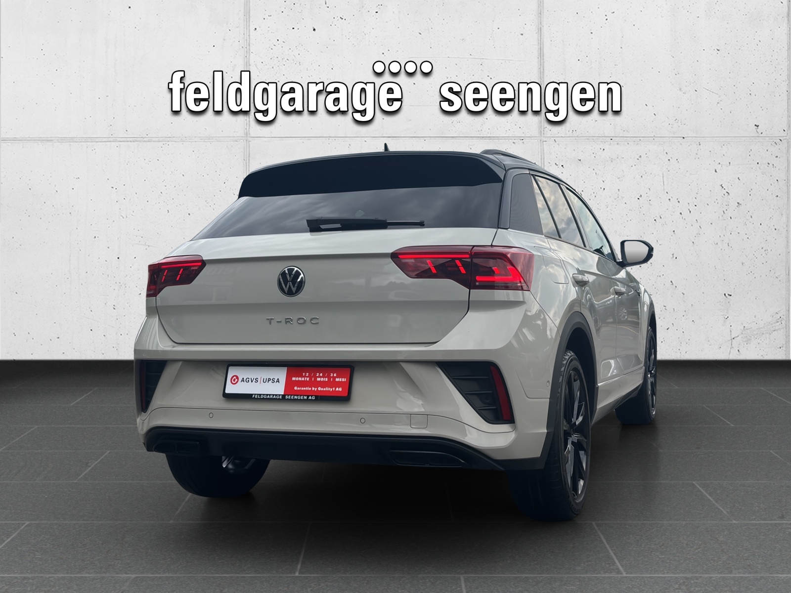 VW T-Roc 1.5 TSI EVO R-Line DSG mit AHK, Design-Paket "Black Style" & Winterräder-image-4