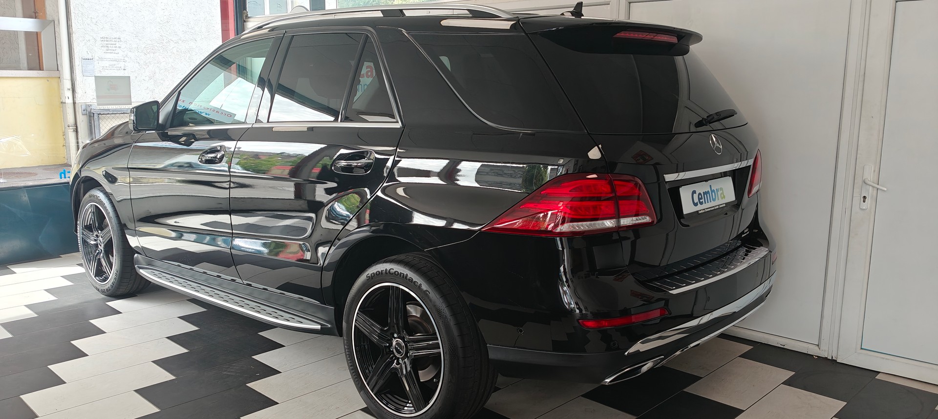 MERCEDES-BENZ GLE 250 d Executive 4Matic 9G-Tronic-image-4