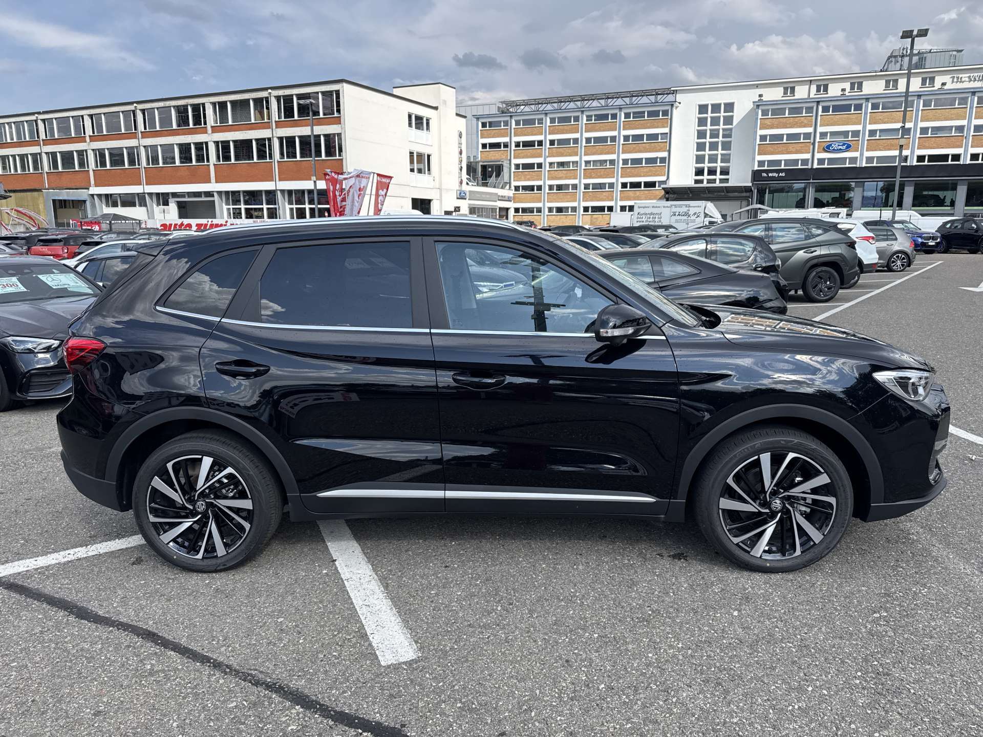 MG ZS 1.5 HEV Luxury Automat-image-10
