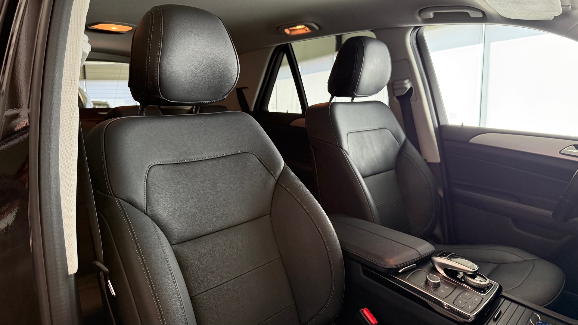 MERCEDES-BENZ GLE 350 d-image-24