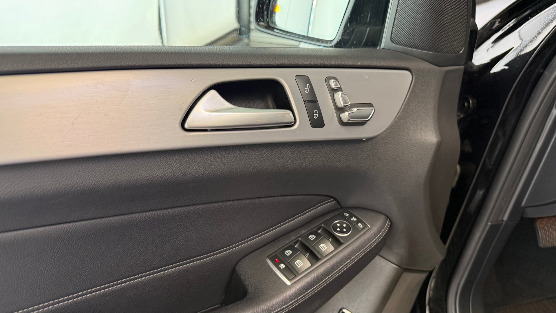 MERCEDES-BENZ GLE 350 d-image-11