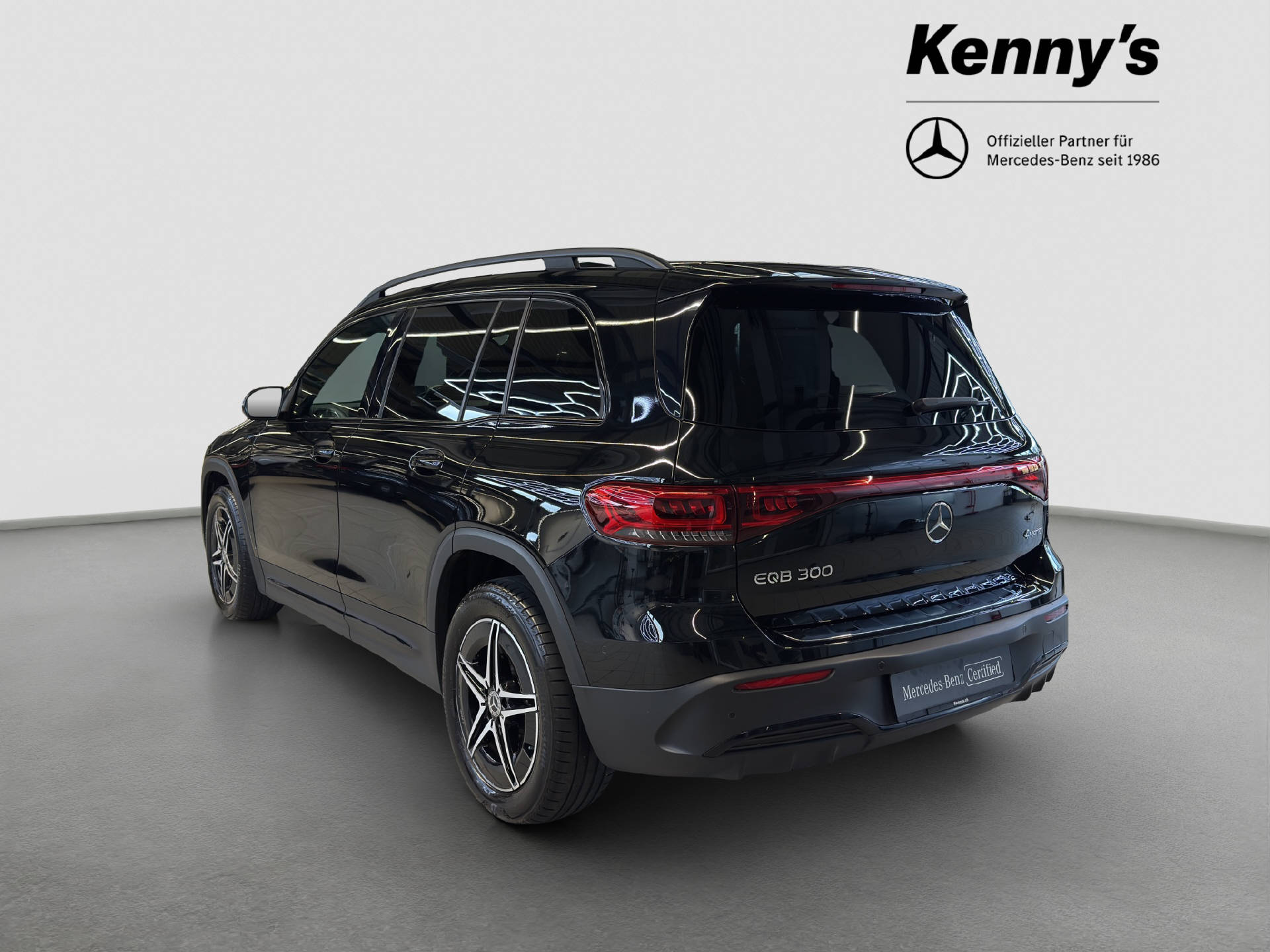 MERCEDES-BENZ EQB 300 AMG Line 4MATIC-image-4