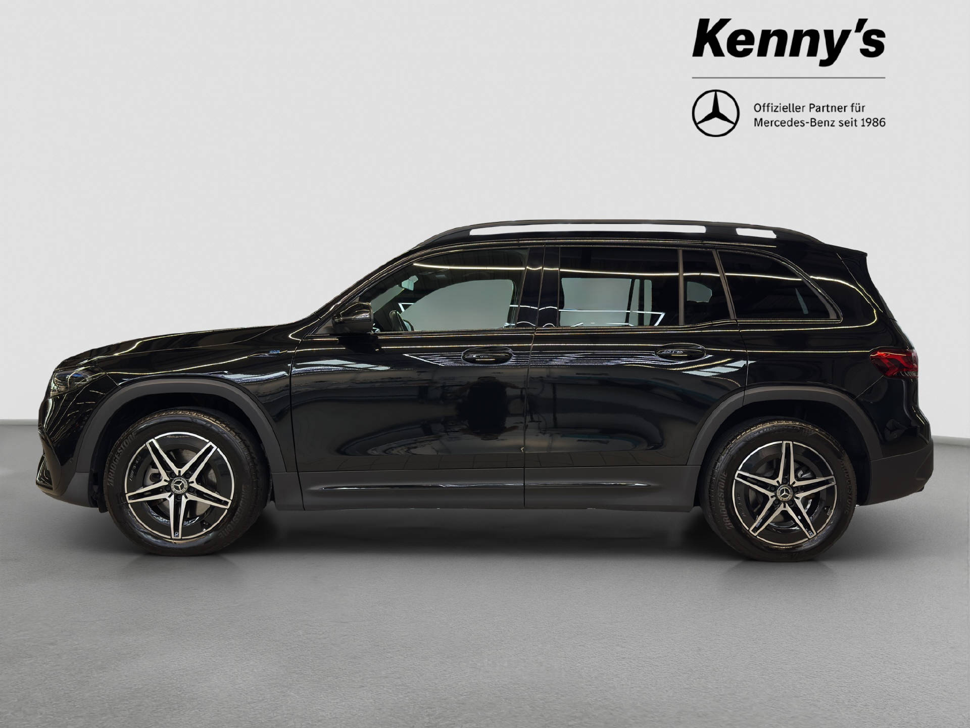 MERCEDES-BENZ EQB 300 AMG Line 4MATIC-image-3