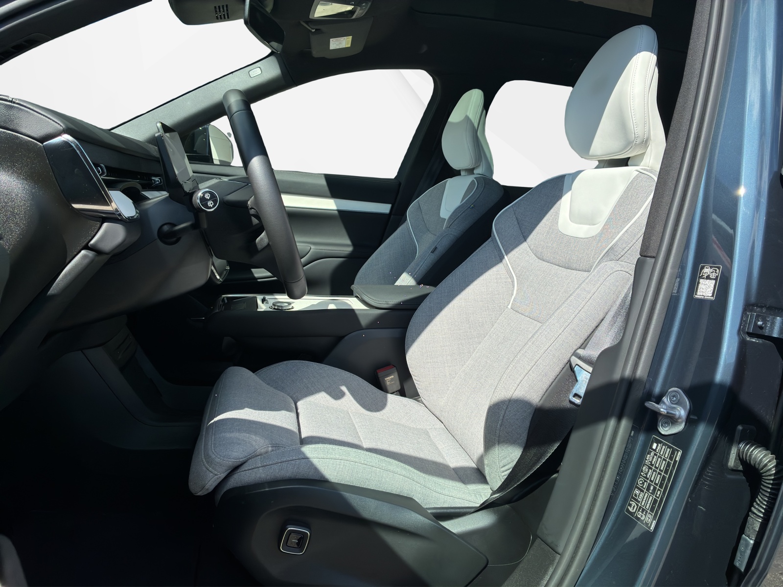 VOLVO EX 90 Twin Performance Ultra AWDD-image-9