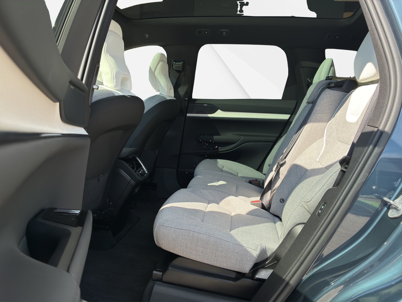 VOLVO EX 90 Twin Performance Ultra AWDD-image-13