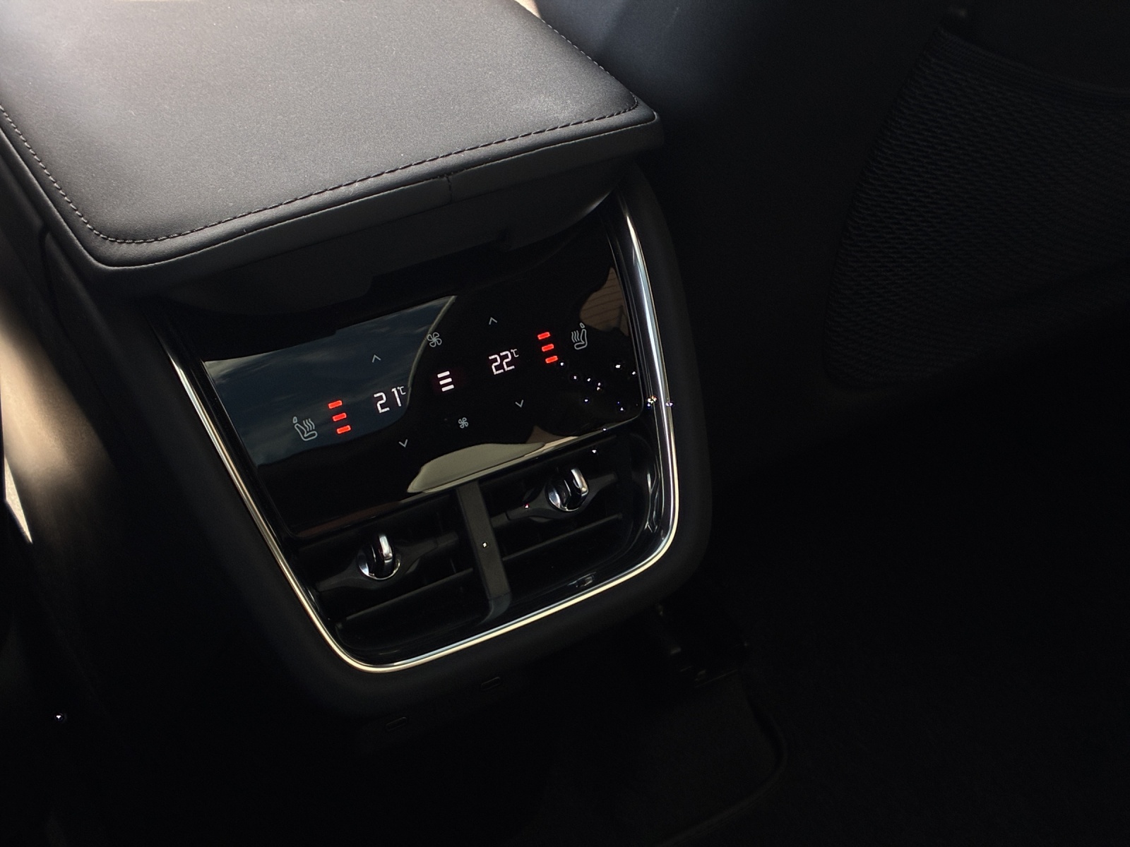 VOLVO EX 90 Twin Performance Ultra AWDD-image-19