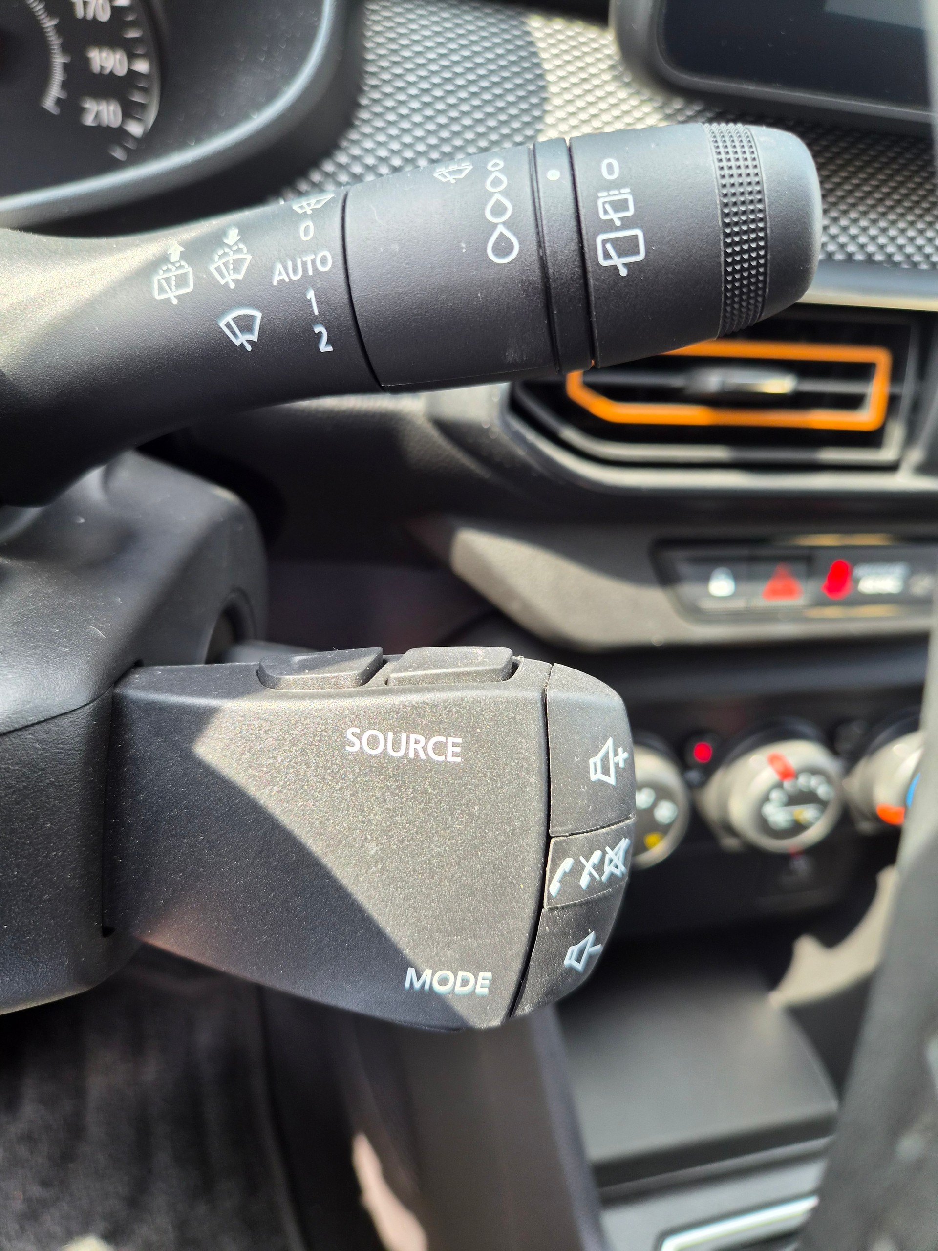 DACIA Sandero Stepway TCe 90 Expression CVT-image-14