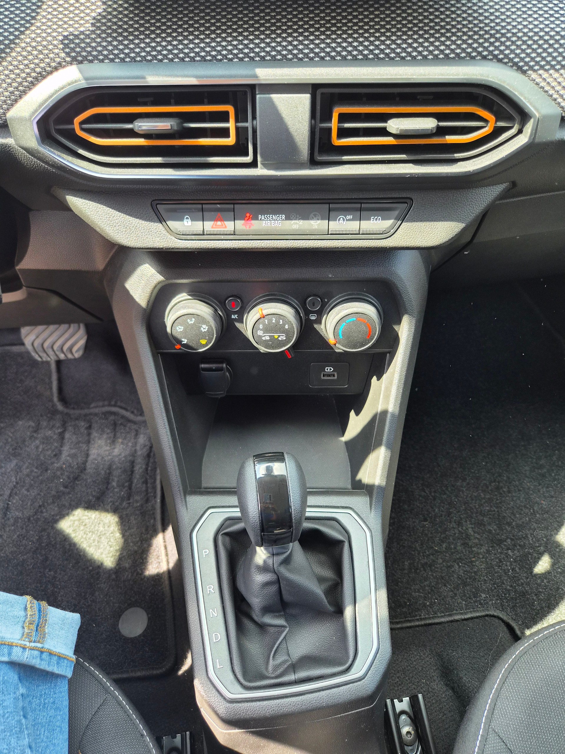 DACIA Sandero Stepway TCe 90 Expression CVT-image-9