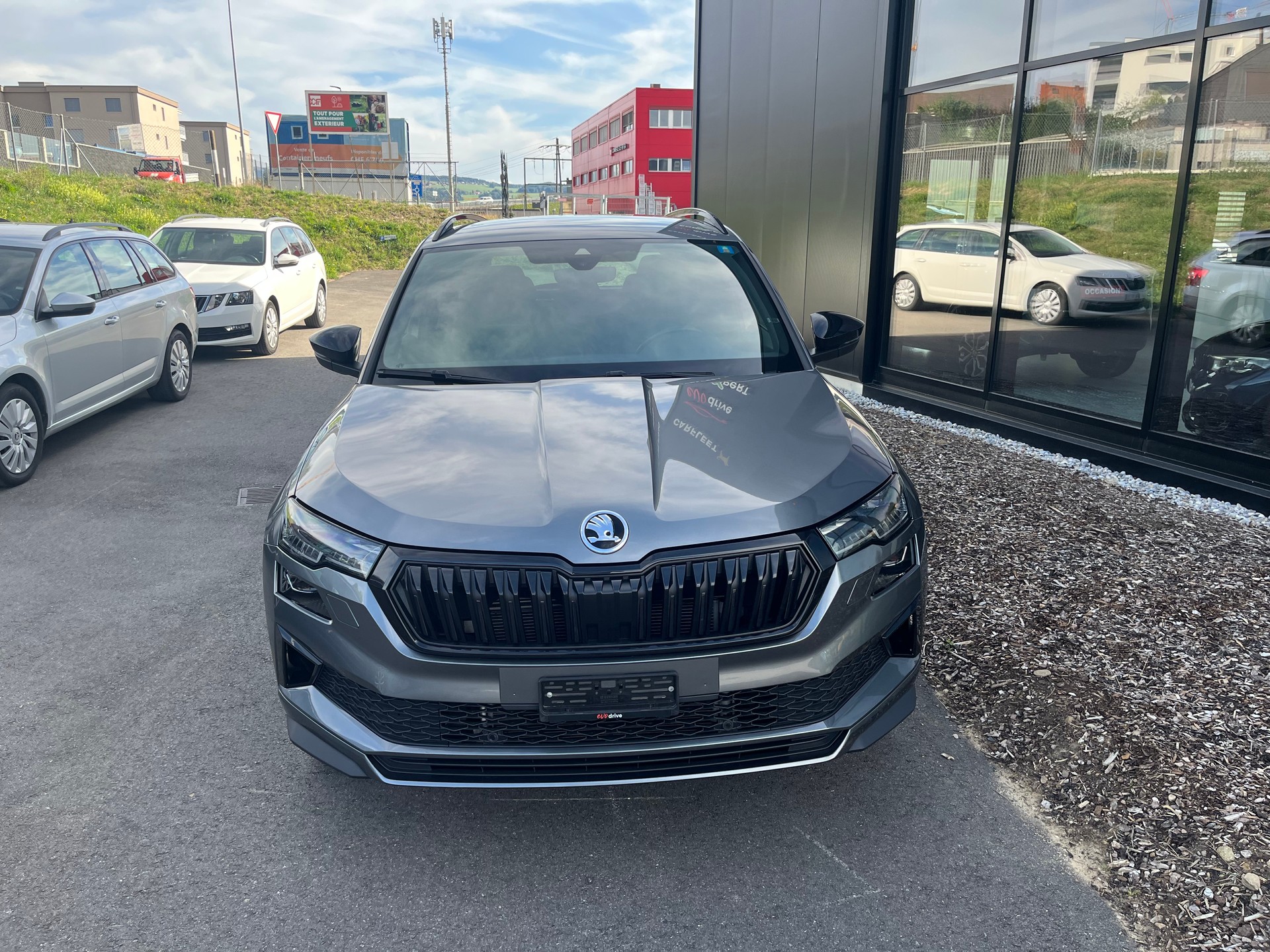 SKODA Karoq 2.0 TSI SportLine 4x4 DSG-image-2