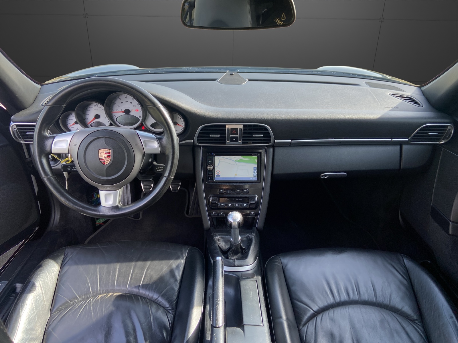 PORSCHE 911 Carrera 4S-image-10