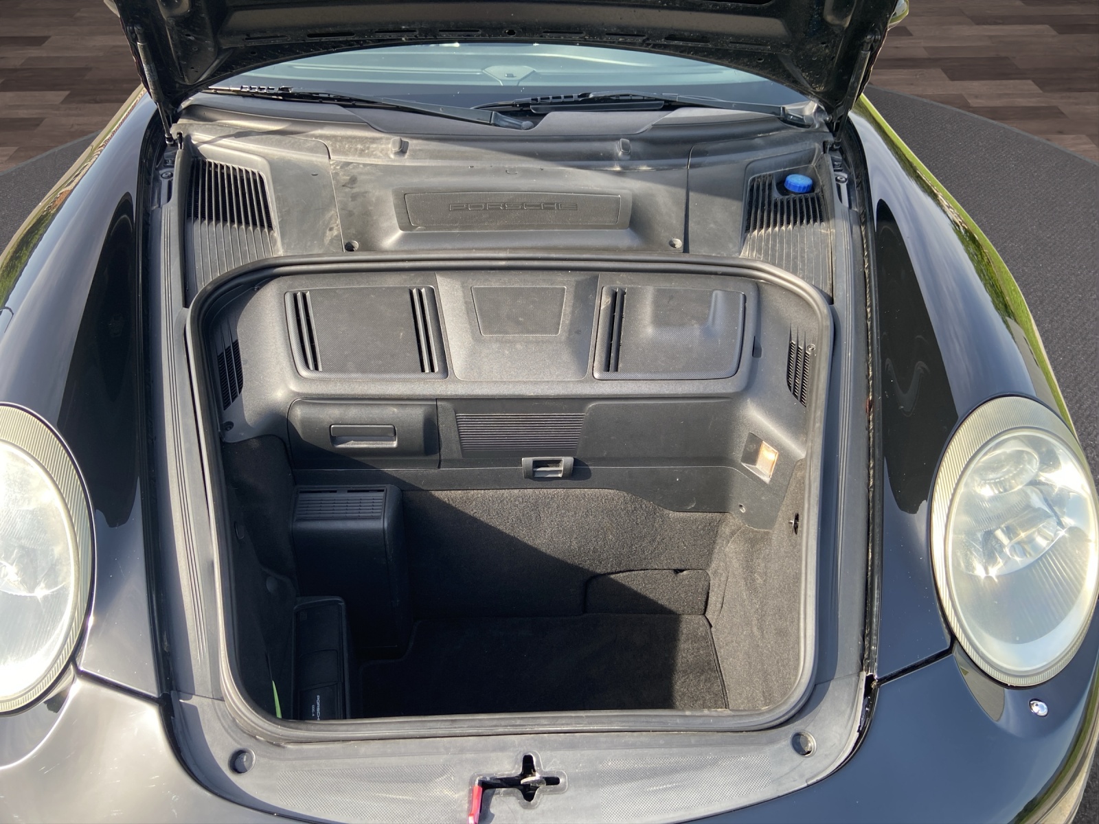 PORSCHE 911 Carrera 4S-image-13