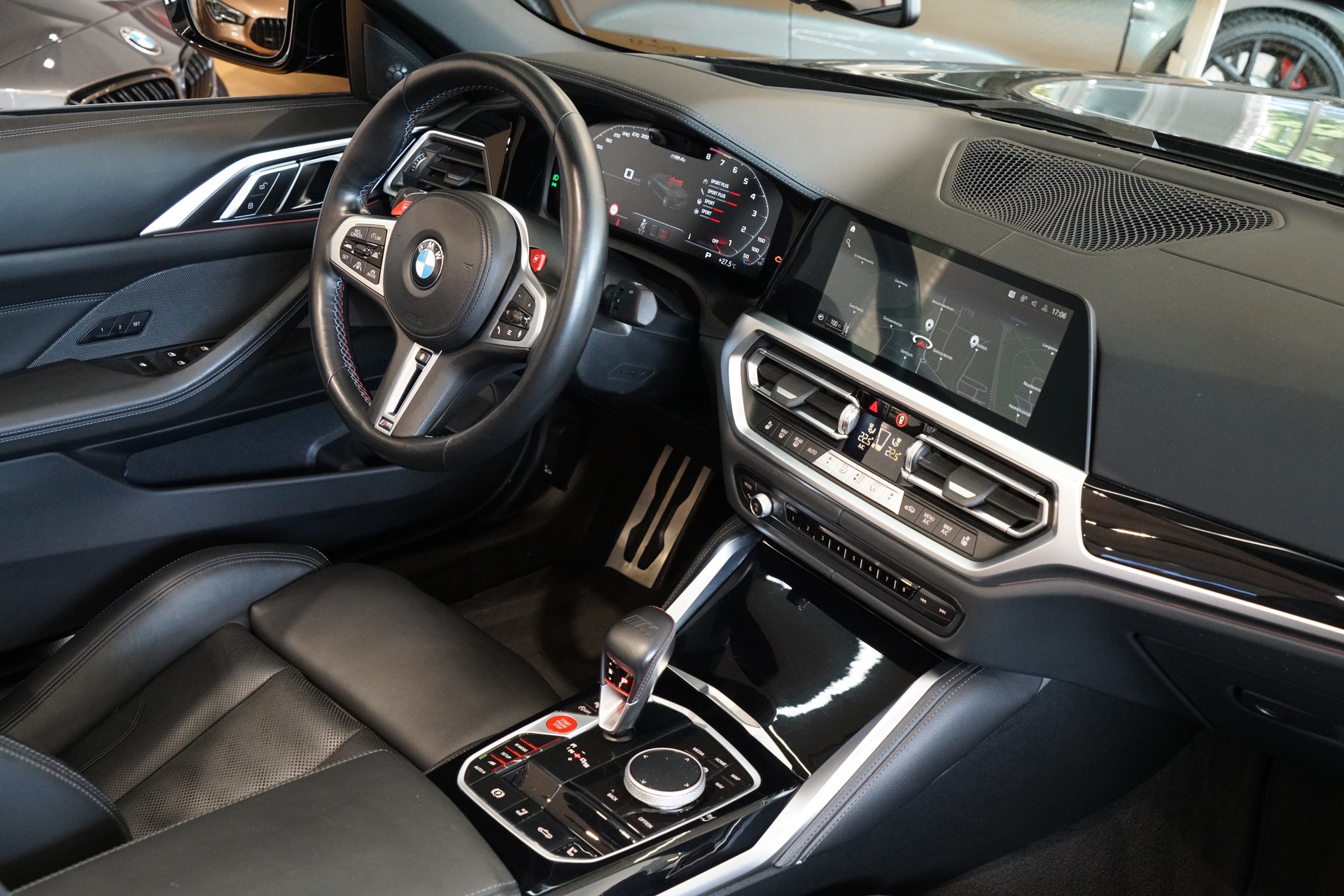 BMW M4 Cabrio Competition M xDrive-image-18