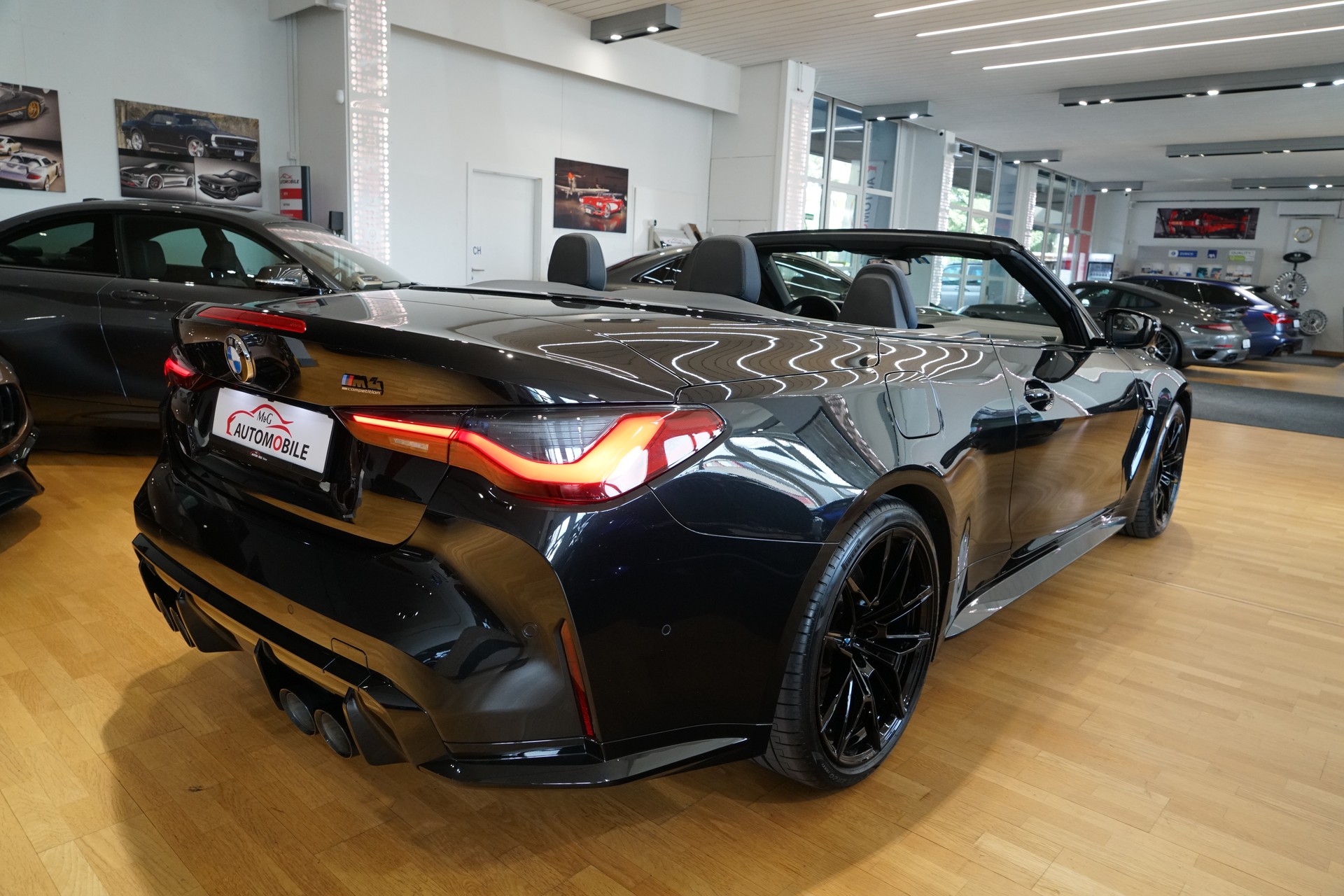 BMW M4 Cabrio Competition M xDrive-image-5