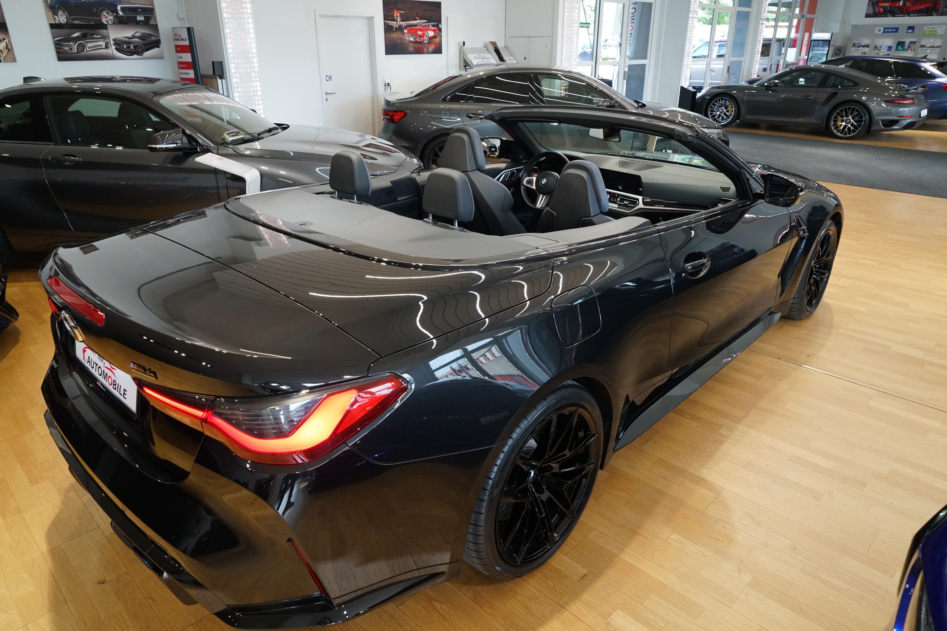 BMW M4 Cabrio Competition M xDrive-image-6