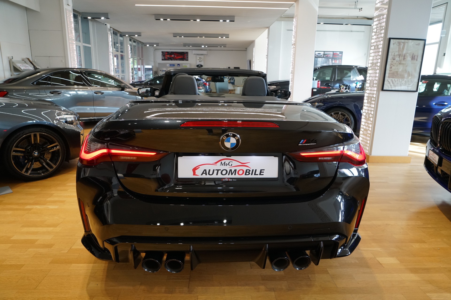 BMW M4 Cabrio Competition M xDrive-image-4