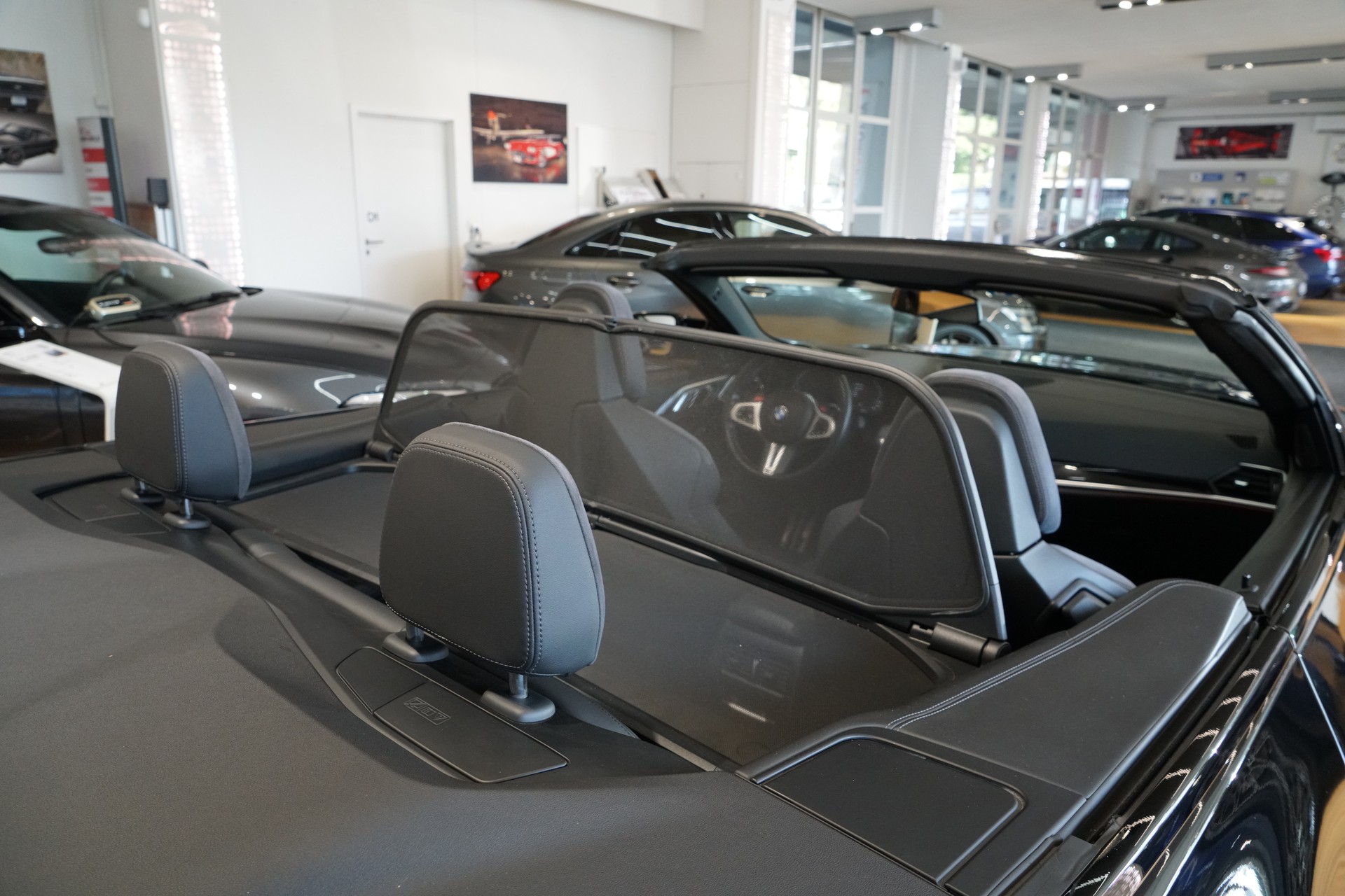 BMW M4 Cabrio Competition M xDrive-image-8