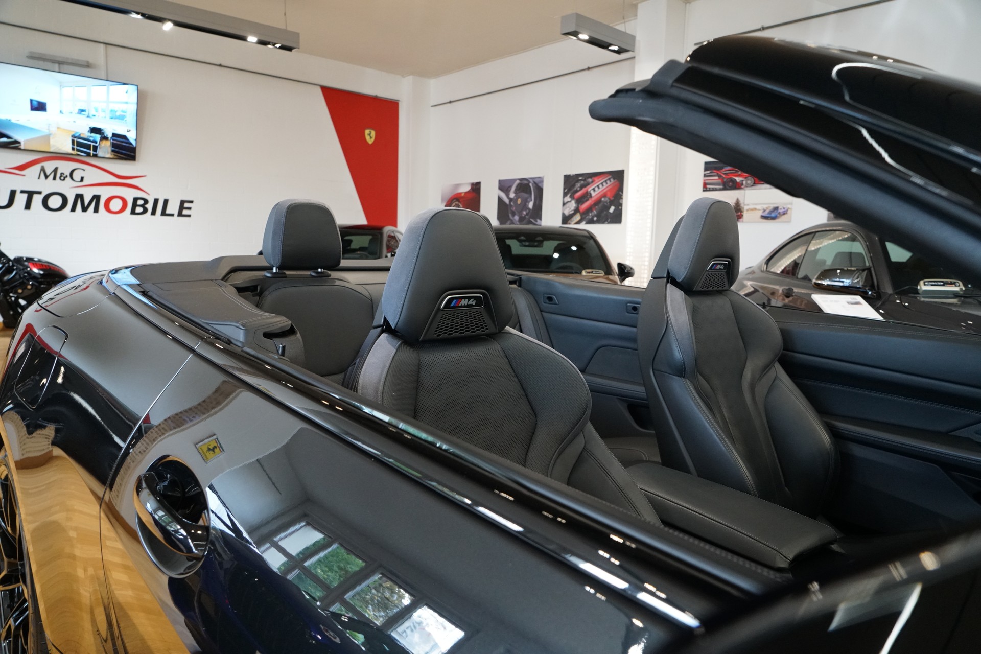 BMW M4 Cabrio Competition M xDrive-image-12