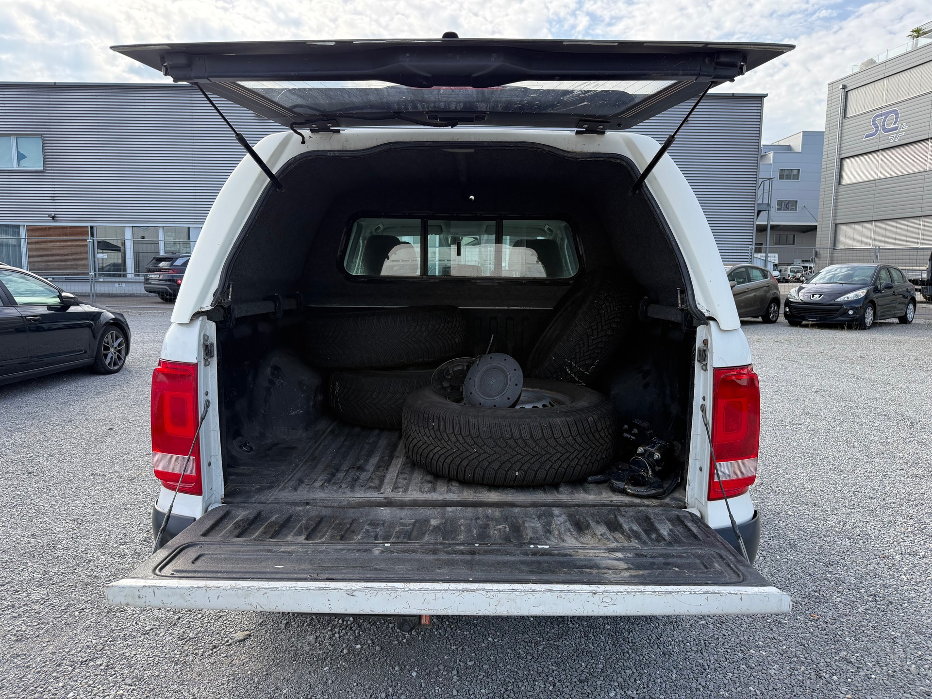 VW Amarok 2.0 BiTDI Trendline 4Motion permanent-image-10